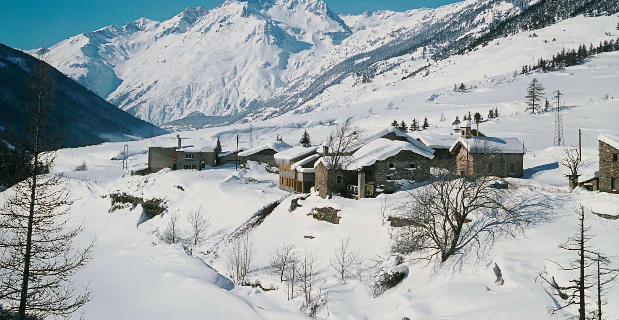 Auberge de Jeunesse HI Val-Cenis Les Champs  Extérieur photo